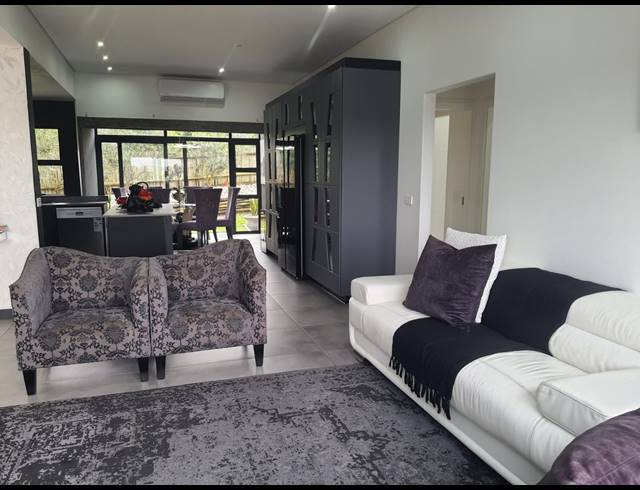 2 BEDROOM APARTMENT FOR SALE IN PALM LAKES ESTATE